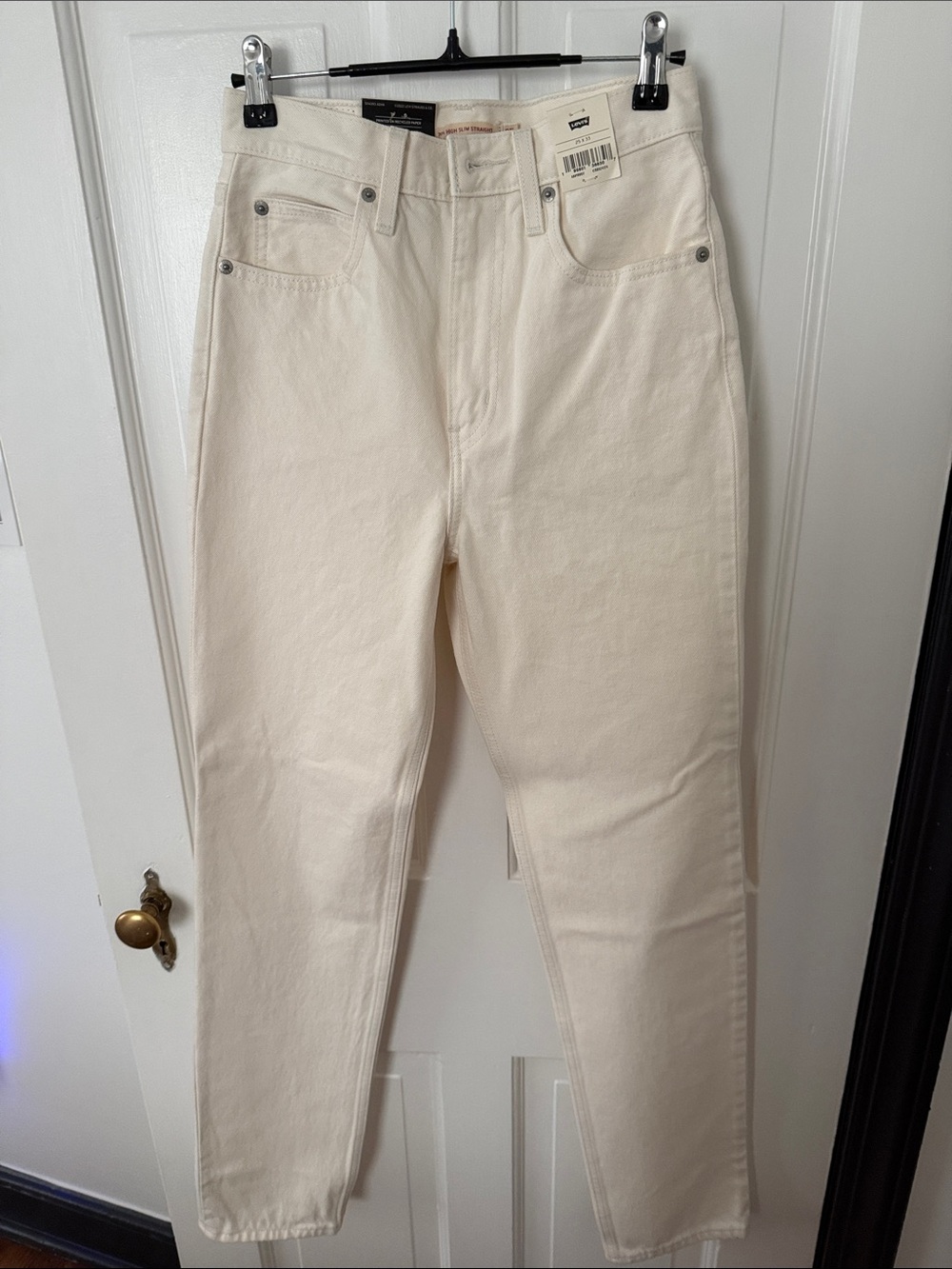 Levi's Women's Straight Leg Jeans in Cream